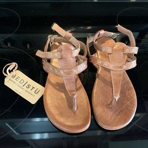 NWT BedStu Moon Sandals